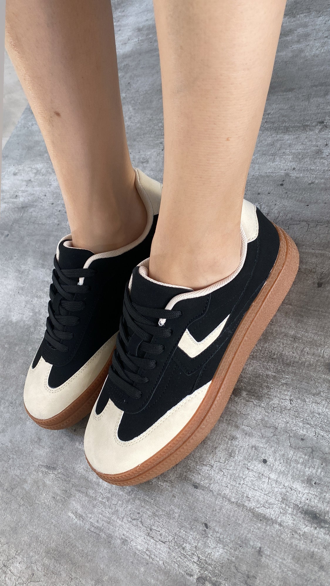 Terrance Negro con beige