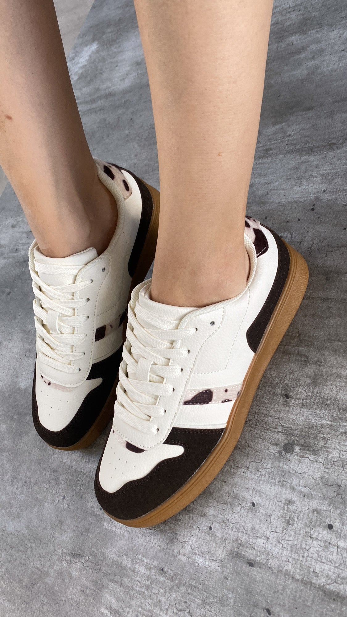 Mason Beige con café