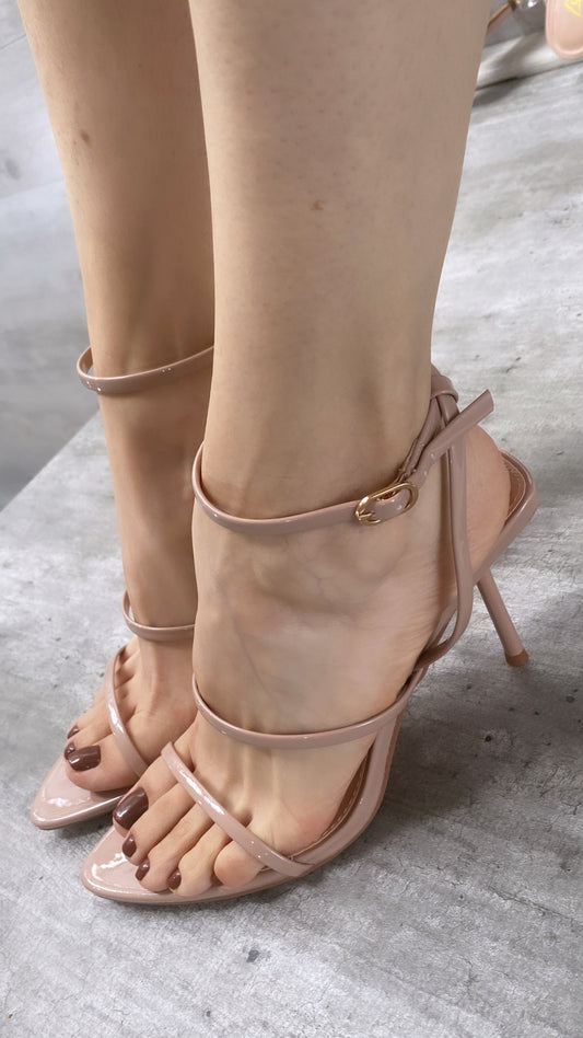 Sorge Nude