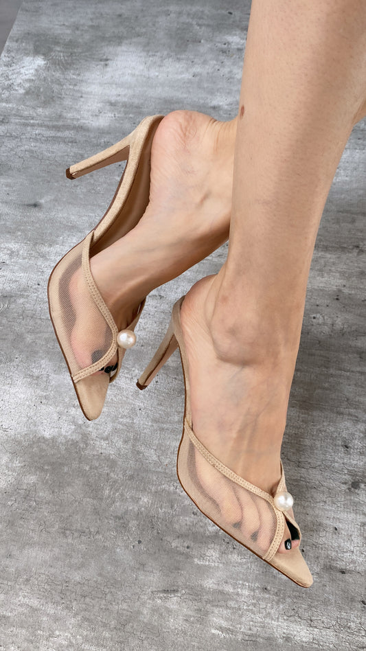 Sally Nude
